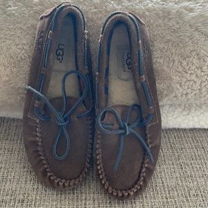 Kids Ugg Slippers Size 2